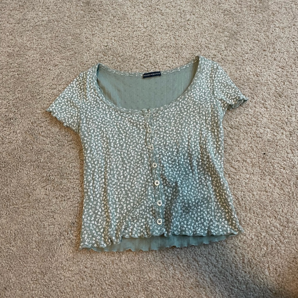 Brandy Melville Cropped button tee
